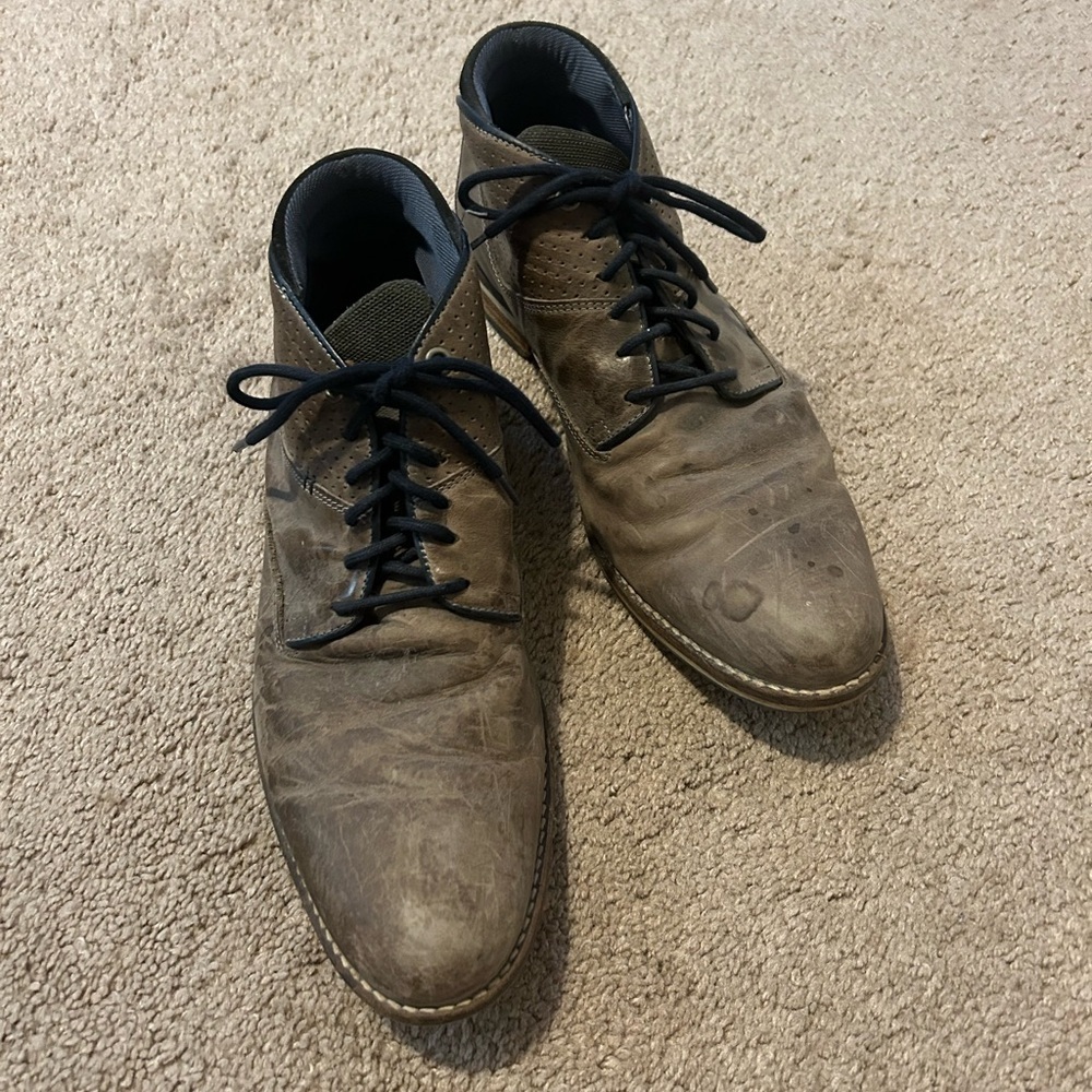 Men’s Bull Boxer Size 44 shoe (fit like a mens size 10)